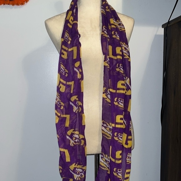 LSU Tigers Louisiana State University women’s scarf wrap - Picture 2 of 5